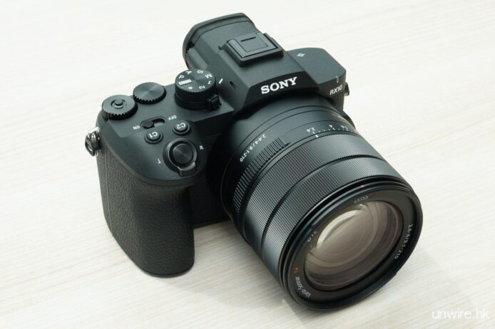 索尼RX10 V超遠攝數碼相機.