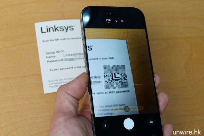 用手機掃描Linksys QR碼快速連接Wi-Fi.
