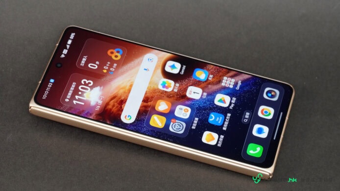Honor Magic V6 折疊手機展示.