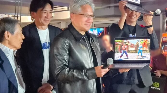 黃仁勳展示 Virtua Fighter 遊戲畫面.