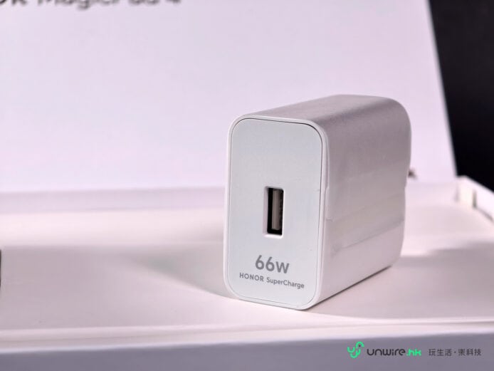 Honor SuperCharge 66W快速充電器.