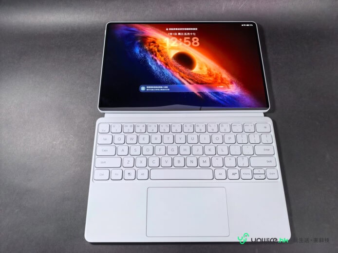 Honor MagicPad4 平板電腦配備鍵盤.