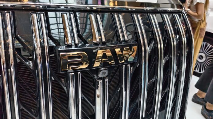 BAW M8車頭設計,豪華商務MPV外觀.