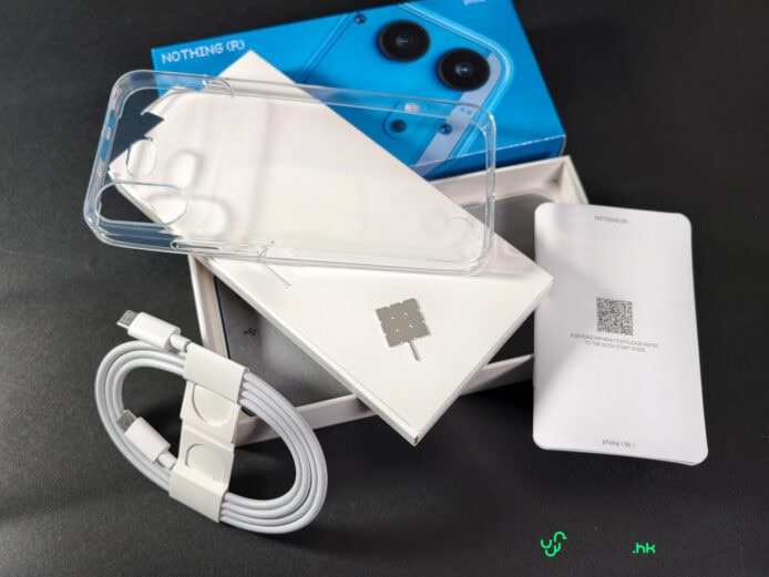 Nothing Phone (4b) 透明殻與配件展示.