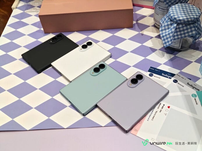 Samsung Z Fold8系列手機展示.