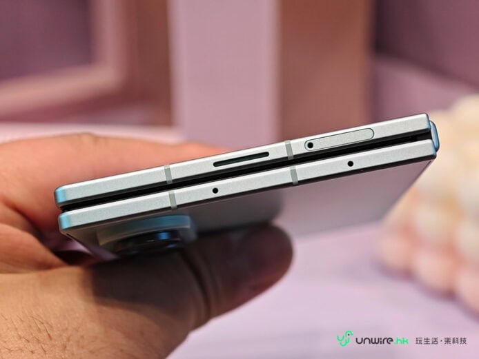 Samsung Z Fold8折疊手機展示.