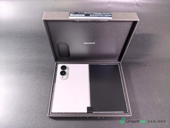 Samsung Galaxy Z Fold8摺疊手機開箱圖.