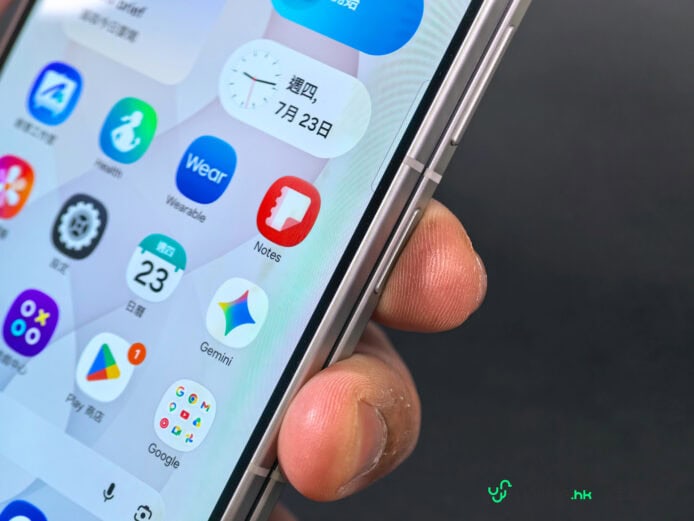 三星 Galaxy Z Fold8 摺疊手機展示.