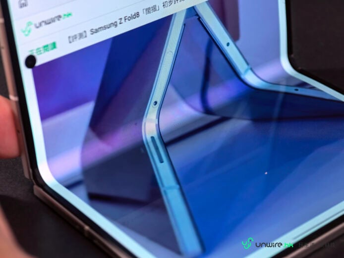 三星 Galaxy Z Fold8 摺疊手機展示.