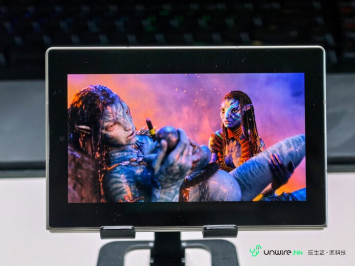 Samsung Galaxy Z Fold8 摺疊手機展示.