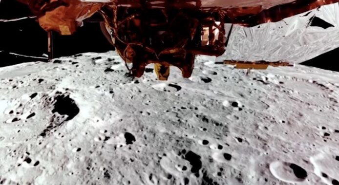 SpaceX 火箭殘骸在月球表面.