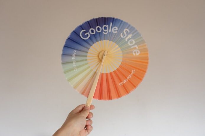 Google Store 彩色扇子.