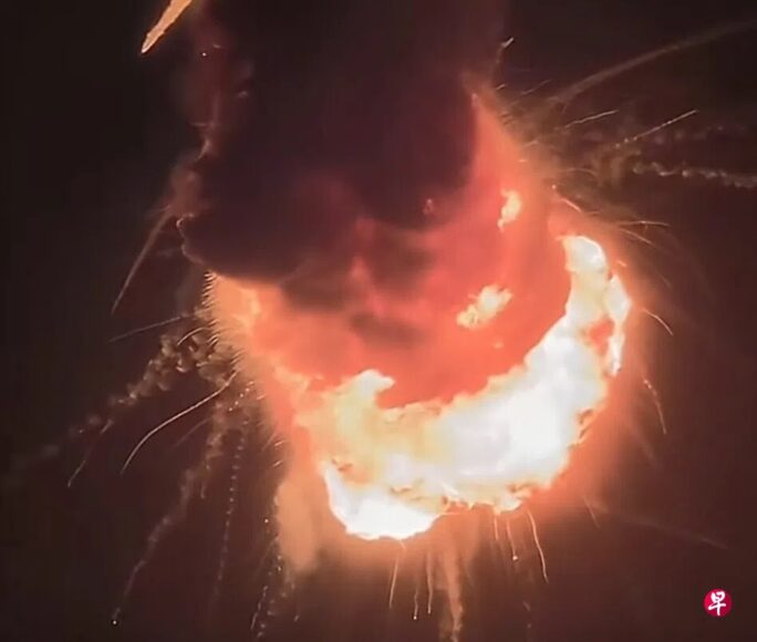 長征七號火箭升空後爆炸瞬間.