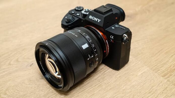索尼 E-Mount 相機配備大鏡頭.