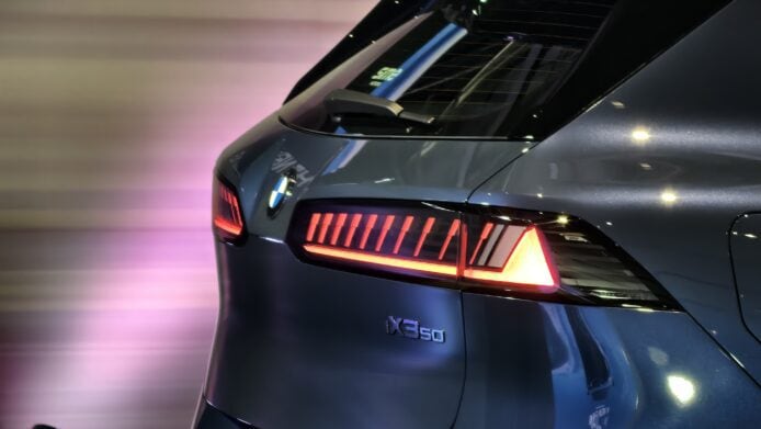 BMW iX3 電動車尾部設計細節.