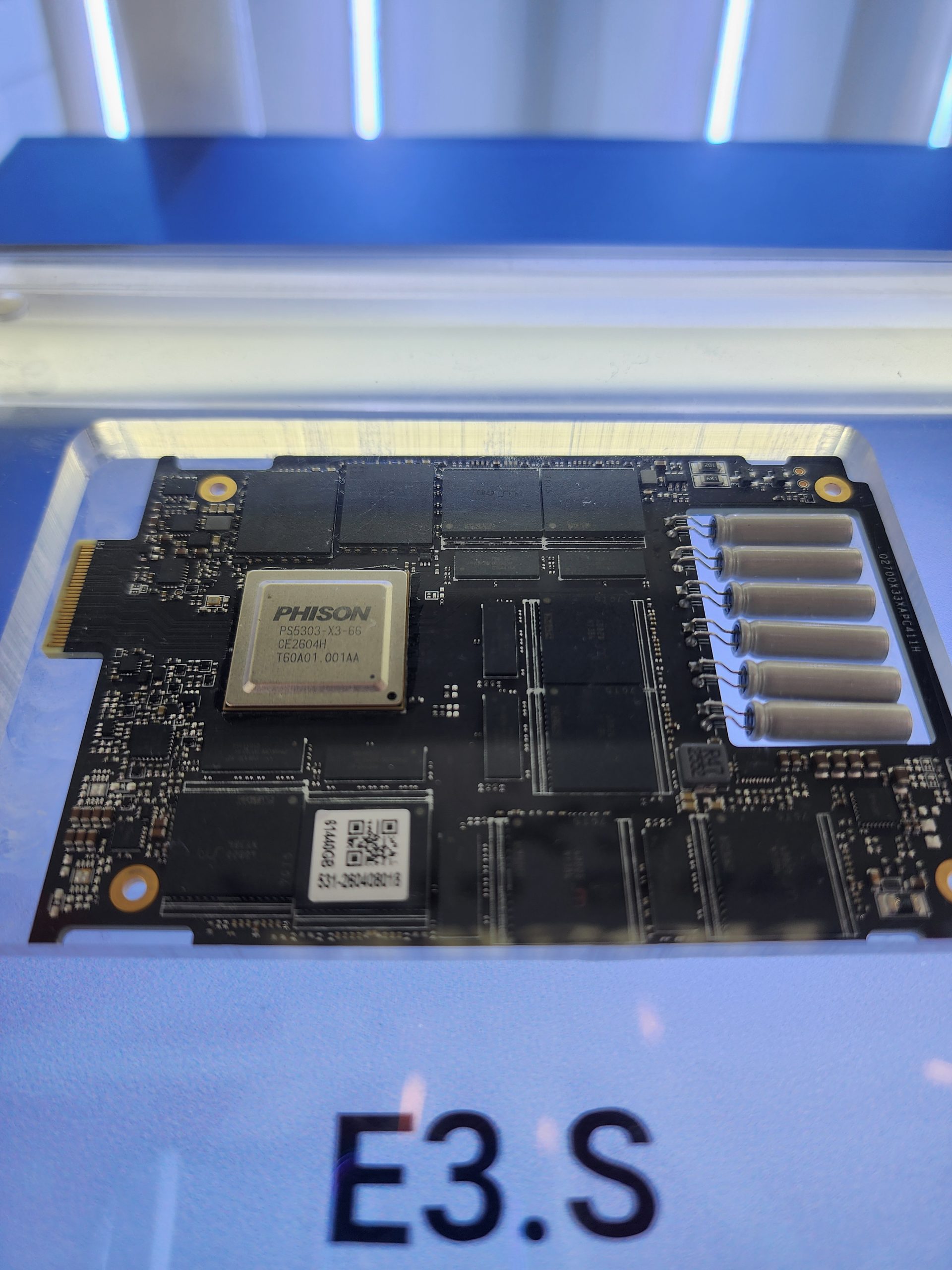 A Phison PS5031-X3-E6 chip is displayed on an electronic board labeled 'E3.S'.