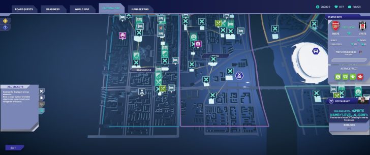 A tactical map from a game interface shows various icons and a building labeled ŚRÓDMIEŚCIE, with status info displaying team logos for Arsenal and Beşiktaş, current money as 767822, and employees count as 677.