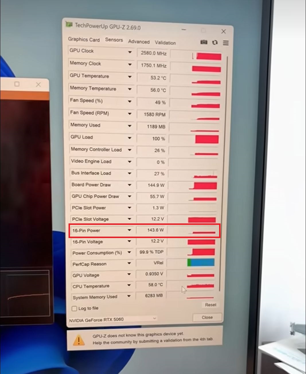 The GPU-Z 2.69.0 application displays hardware statistics for an NVIDIA GeForce RTX 5060 with a GPU clock of 2580.0 MHz, memory clock of 1750.1 MHz, and GPU load at 100%.